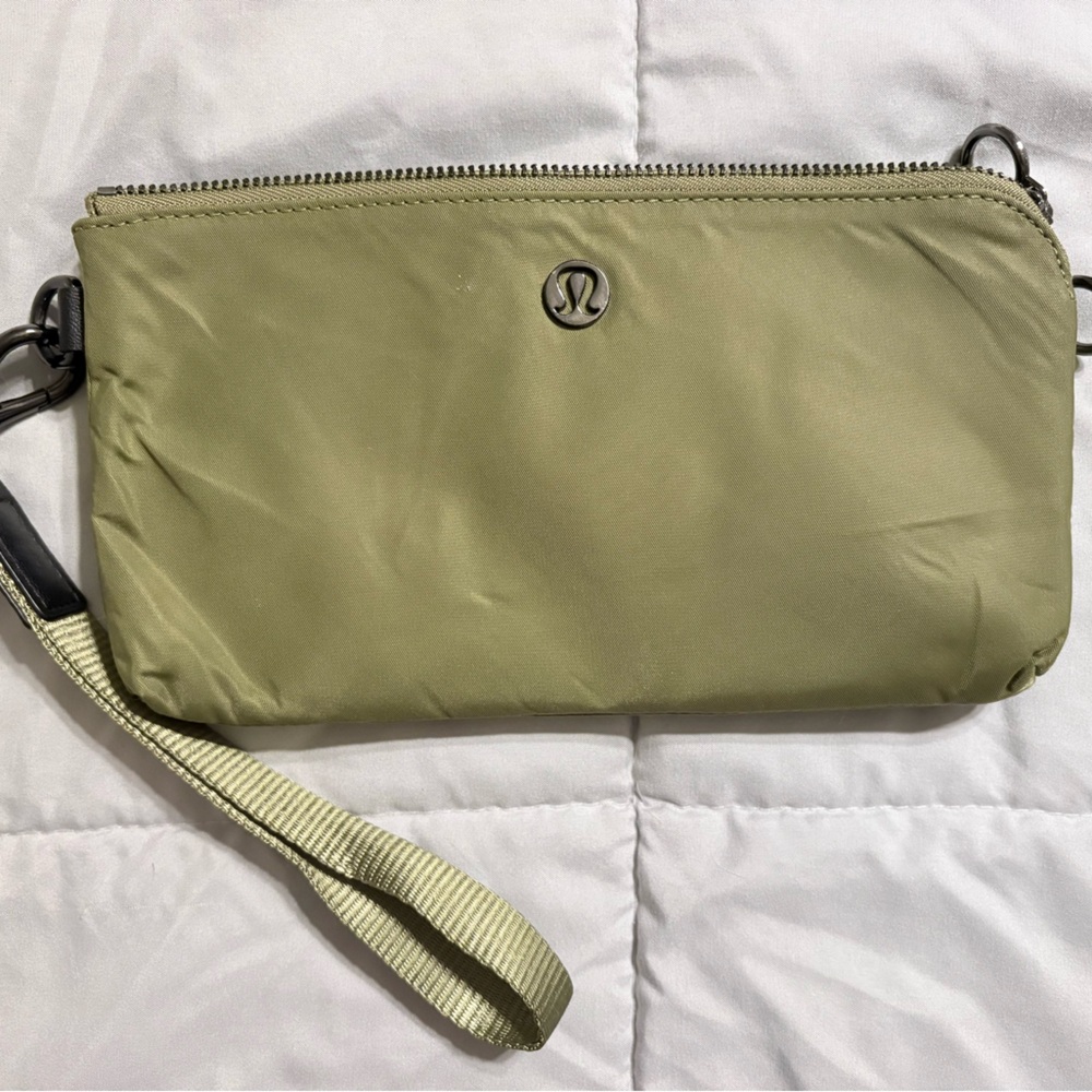 lululemon athletica light olive green wristlet clutch